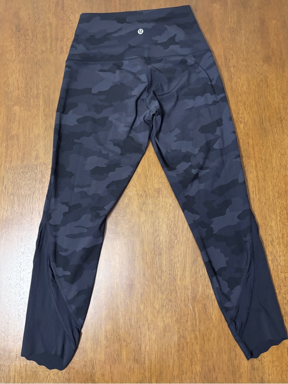 Lululemon Fast & Free Crop Leggings Size 6 Black Gray Camo High Rise Scallop Hem